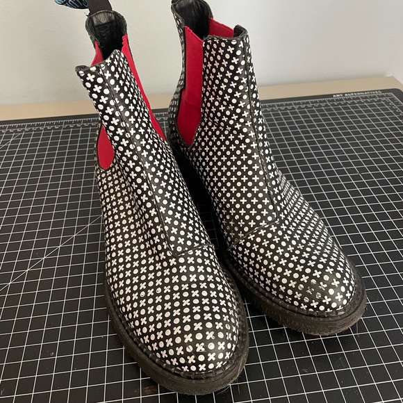 Fluevog, Nap, Size 9.5 - Picture 2 of 4